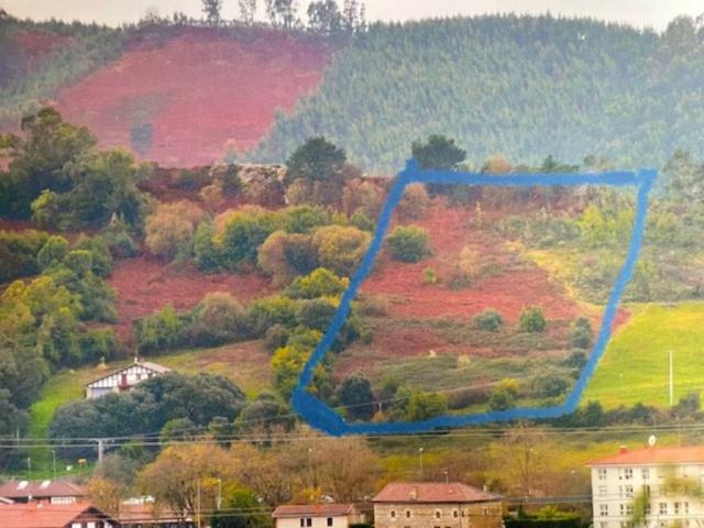 Terreno en venta en Urduliz, Guipúzcoa
