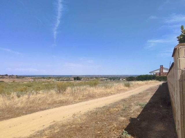 Terreno en venta en Villa Del Prado, Madrid