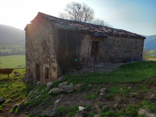 Terreno en venta en Villacarriedo, Cantabria