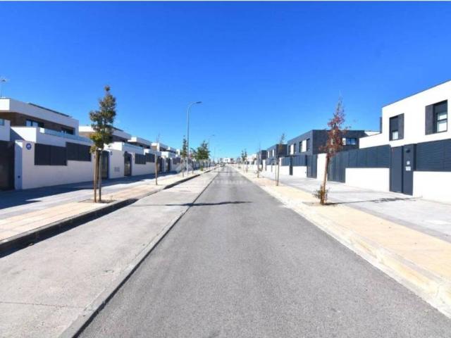 Terreno en venta en Villaviciosa De Odón, Madrid