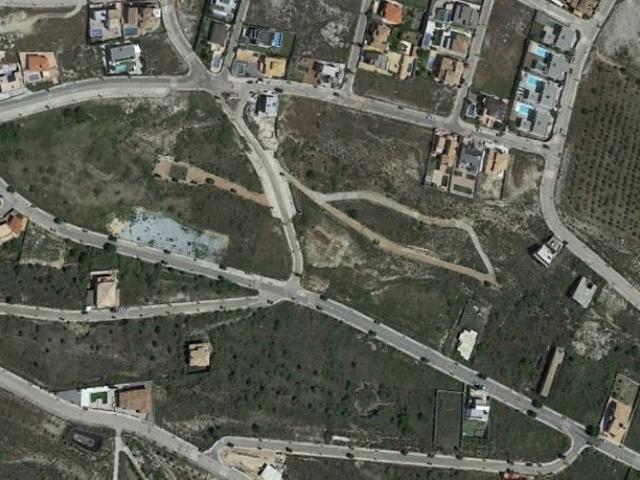 Terreno en venta en La Zubia