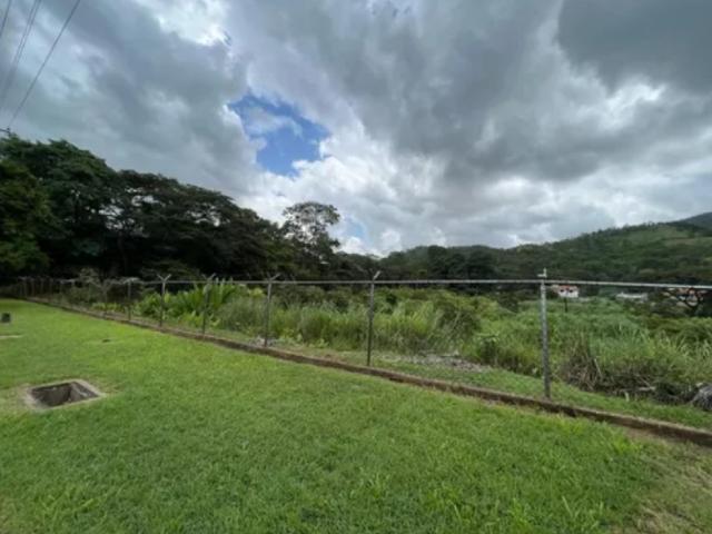 Terreno en venta en Valencia, Guataparo