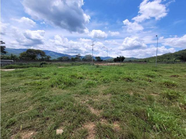 Terreno en venta en Valencia, Guataparo
