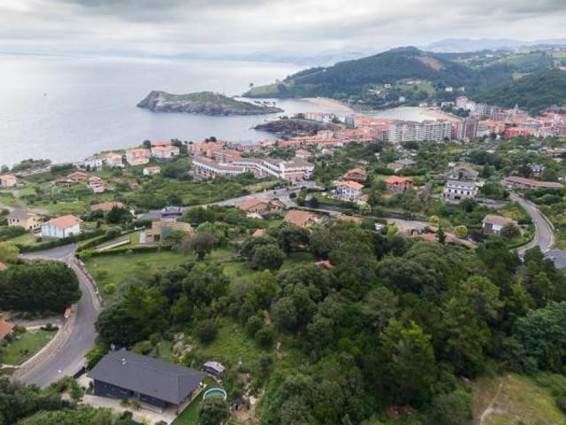 Terreno en venta en Lekeitio, Guipúzcoa