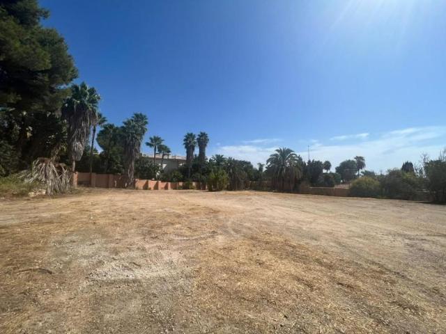 Terreno en venta en La Carolina, Costa del Sol Occidental