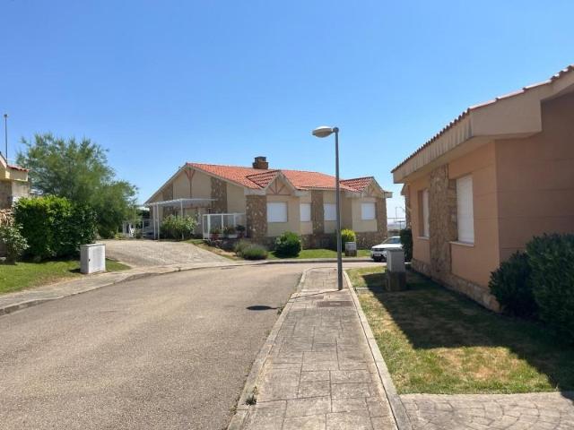 Terreno en venta en Valverde De La Virgen, Castilla y León