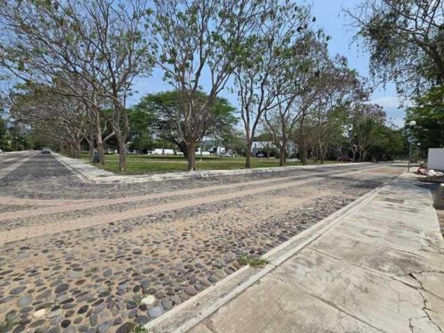 TERRENO EXCLUSIVO EN VENTA