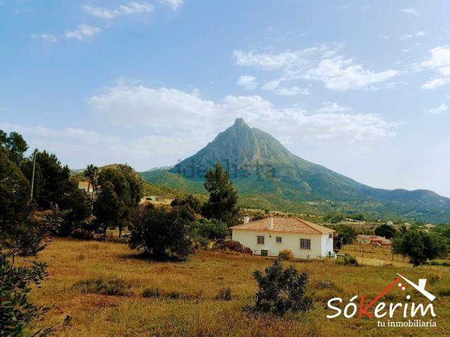 Terreno en venta en la Marina Baixa, Valencia