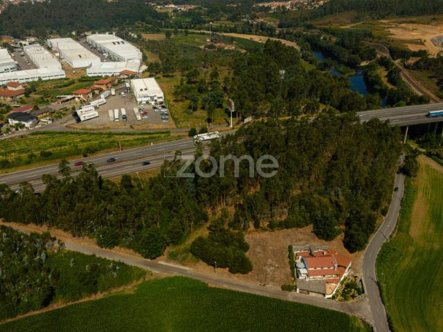 Terreno venda em Santo Tirso, Porto