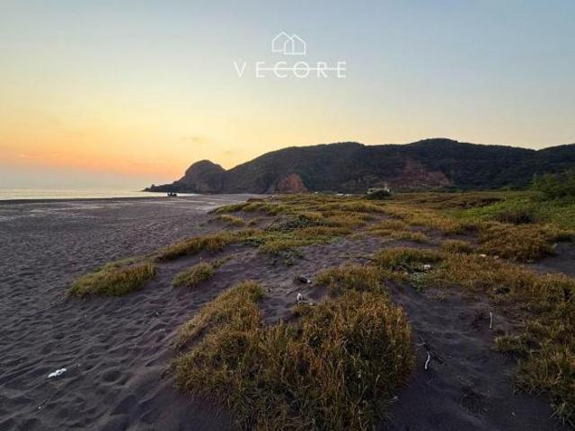 TERRENO FRENTE AL MAR EN VENTA, MANZANILLO, COLIMA