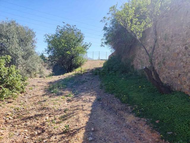 Terreno en venta en Los Almendros, Málaga