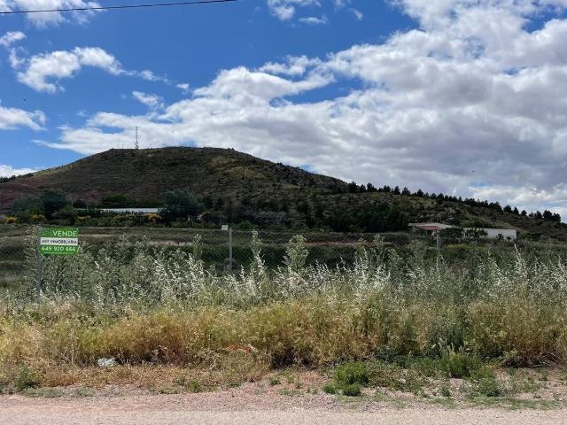 Terreno en venta en Fuentealbilla, Castilla-La Mancha