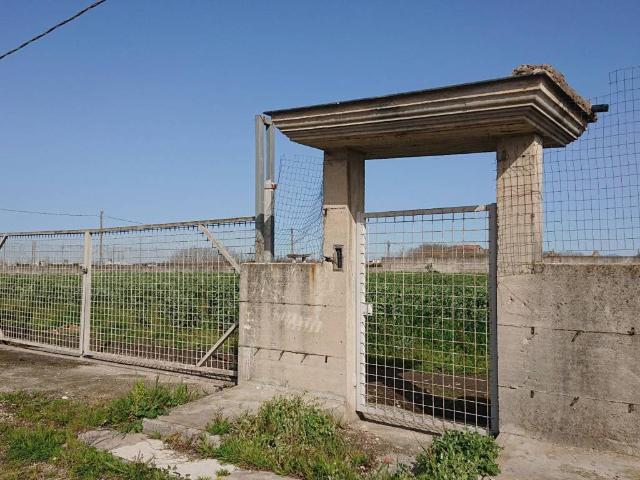 Terreno in affitto a Acerra, Campania