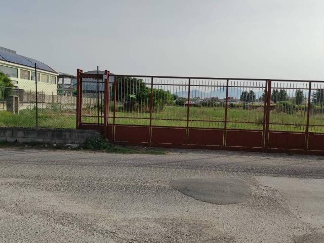 Terreno in affitto a Acerra, Campania