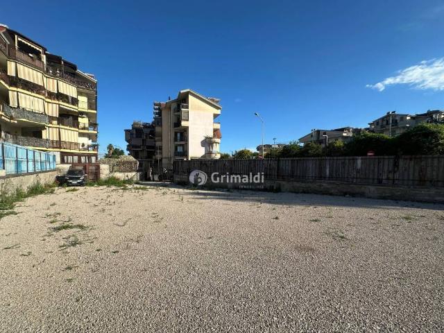 Terreno in affitto a Acerra, Campania