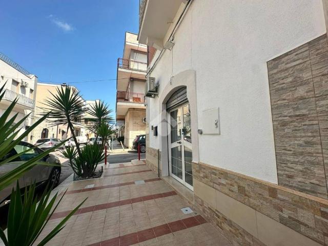 Locale Commerciale in affitto a Puglia, Foggia