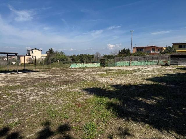 Terreno in affitto a Pozzuoli, Campania