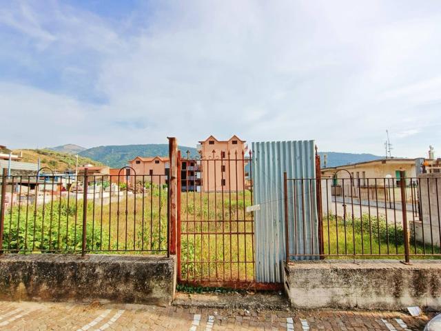 Terreno in affitto a Santa Maria A Vico, Campania