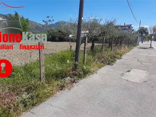 Terreno in vendita a Acerra, Campania