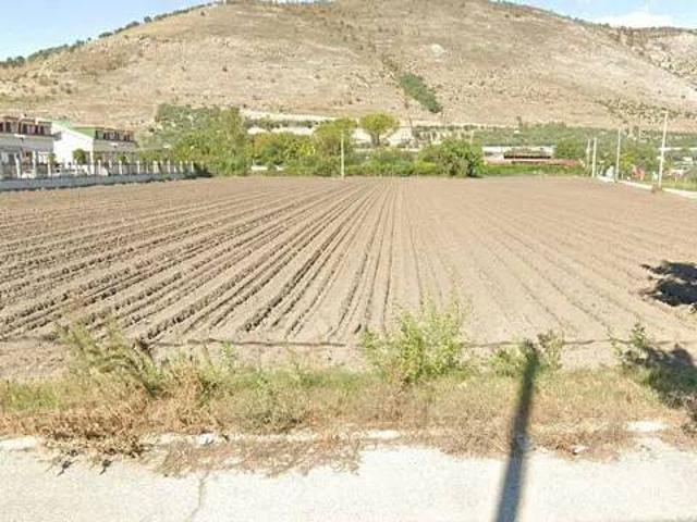 Terreno in vendita a Acerra, Campania