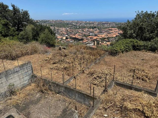 Terreno in vendita a Aci Catena, Sicilia