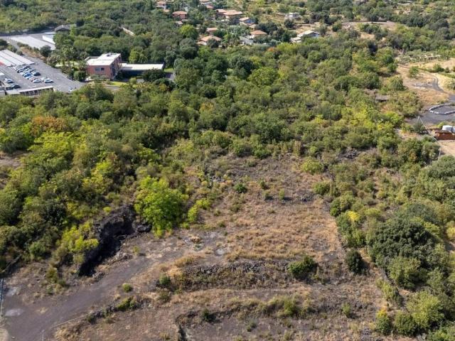 Terreno in vendita a Aci Sant'antonio, Sicilia