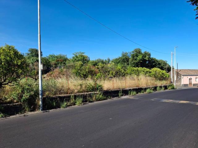 Terreno in vendita a Aci Sant'antonio, Sicilia