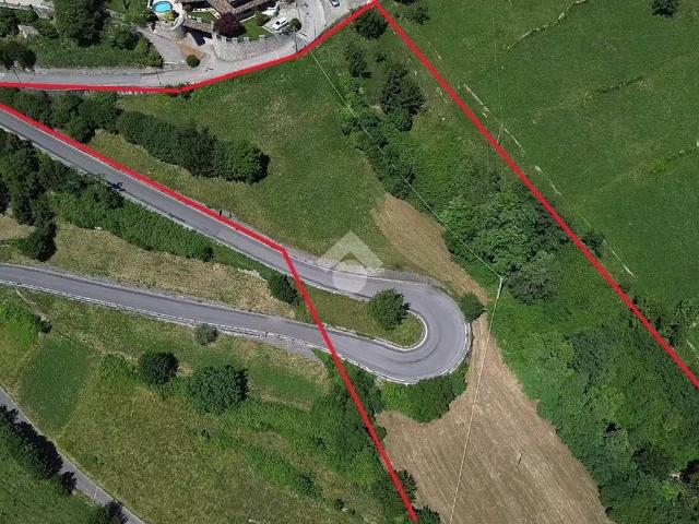 Terreno in vendita a Adrara San Rocco, Lombardia