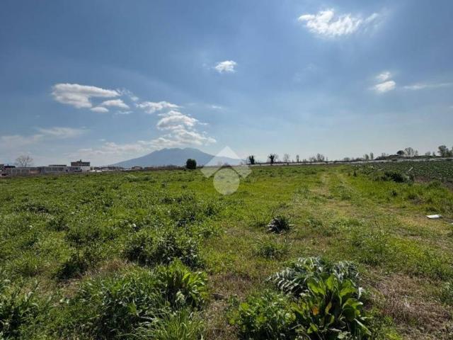 Terreno in vendita a Afragola, Campania