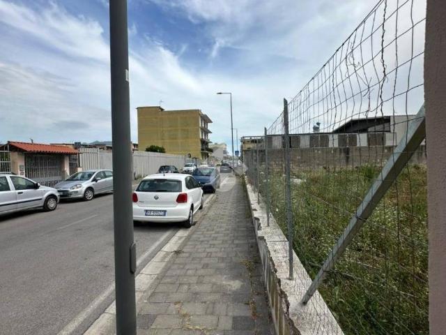 Terreno in vendita a Afragola, Campania