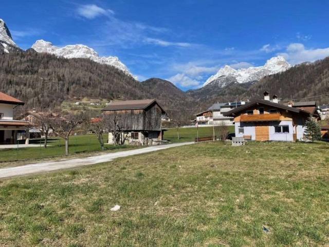 Terreno in vendita a La Pief de Agort, Agordo