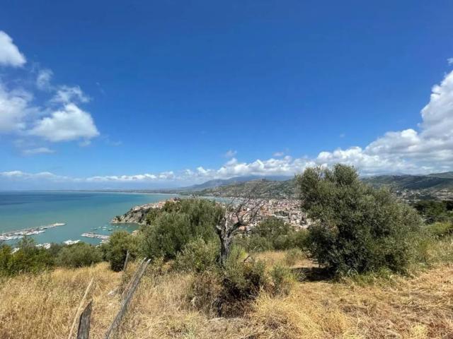 Terreno in vendita a Agropoli, Campania