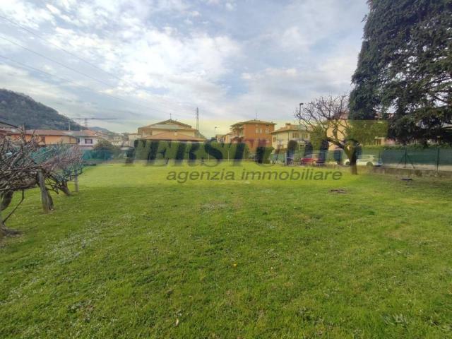 Terreno in vendita a Airuno, Lombardia