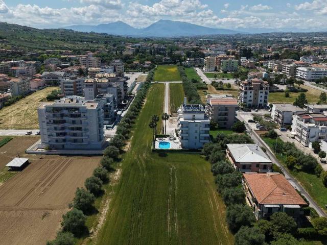 Terreno in vendita a Unione dei Comuni della Val Vibrata, Alba Adriatica