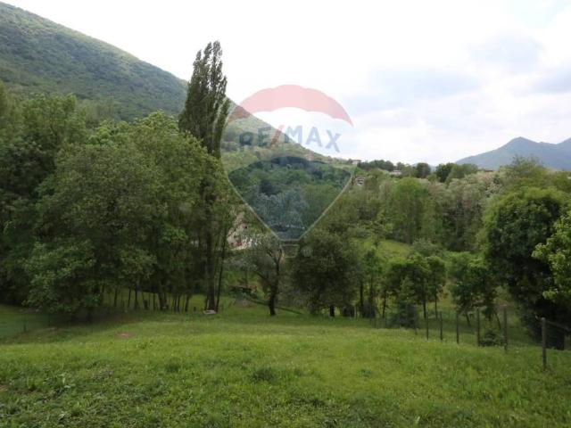 Terreno in vendita a Albino, Lombardia