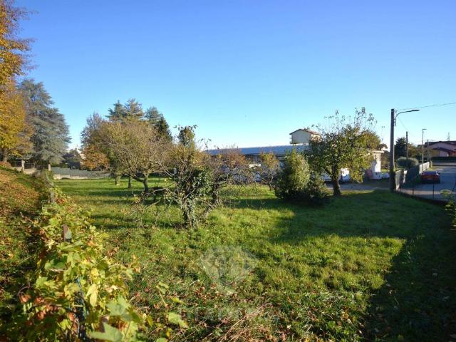 Terreno in vendita a Albizzate, Lombardia