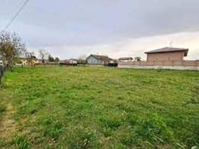 Terreno in vendita a Albuzzano, Lombardia