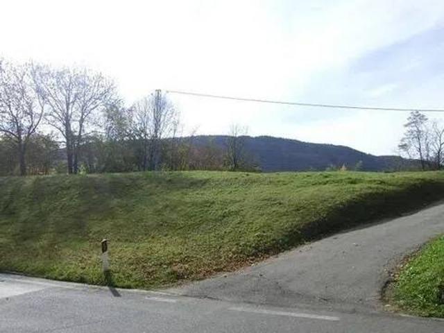 Terreno in vendita a Tambre D'alpago, Veneto