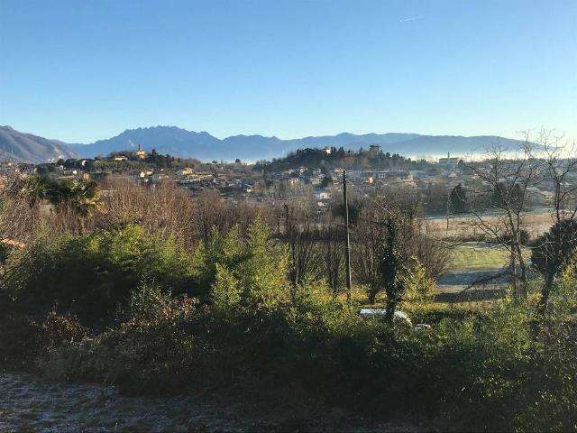 Terreno in vendita a Alzate Brianza, Lombardia