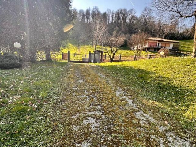 Terreno in vendita a Palazzago, Lombardia