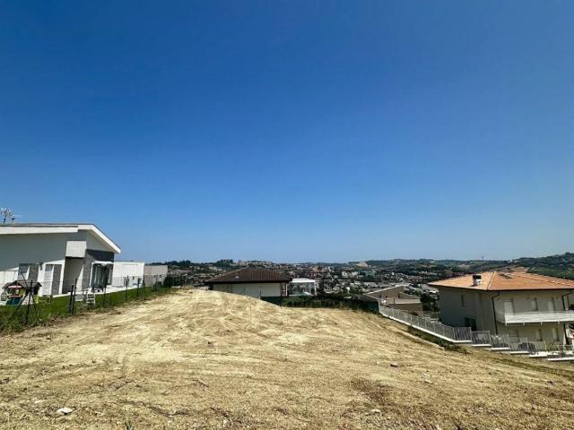 Terreno in vendita a Capodimonte, Ancona