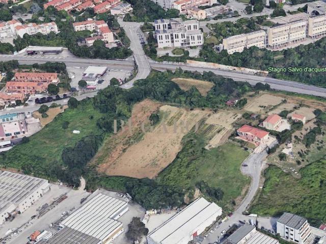 Terreno in vendita a Baraccola Est, Marche