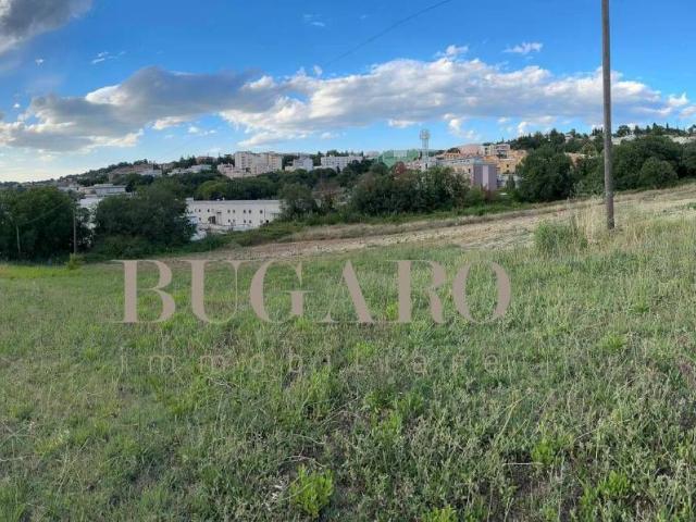 Terreno in vendita a Baraccola Est, Marche