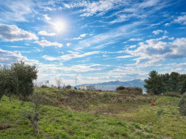 Terreno in vendita a Baraccola Ovest, Marche