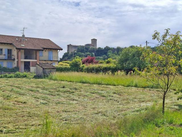 Terreno in vendita a Angera, Lombardia