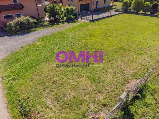 Terreno in vendita a Angera, Lombardia