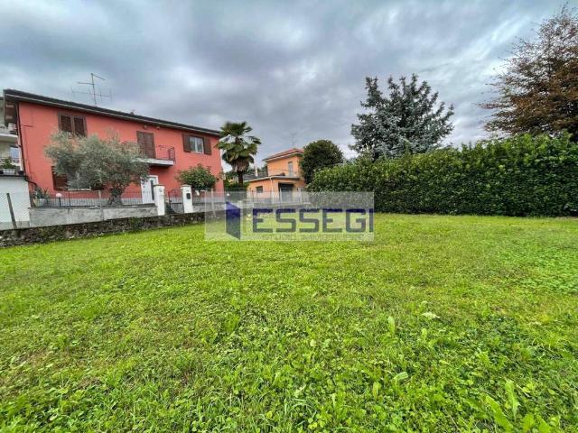 Terreno in vendita a Anzano Del Parco, Lombardia