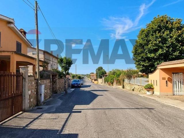 Terreno in vendita a La Borghesina, Roma Capitale