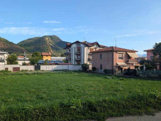 Terreno in vendita a Comunità Montana del Piambello, Arcisate