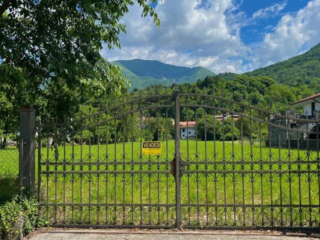 Terreno in vendita a Artegna, Friuli-Venezia Giulia